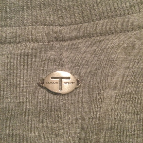 Tahari Sport Gray Pullover Relaxed Fit Lightweight Sweatshirt Size L - Picture 4 of 9